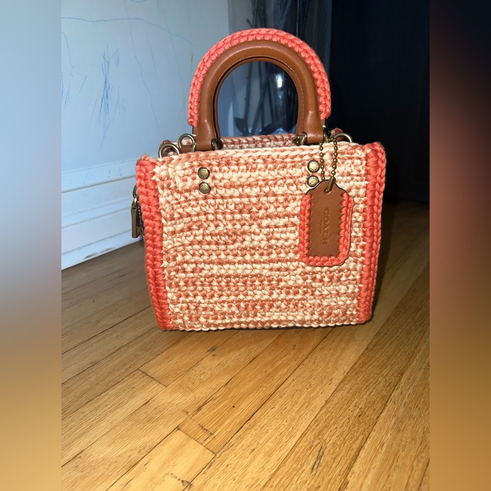 Coach small knitted rogue